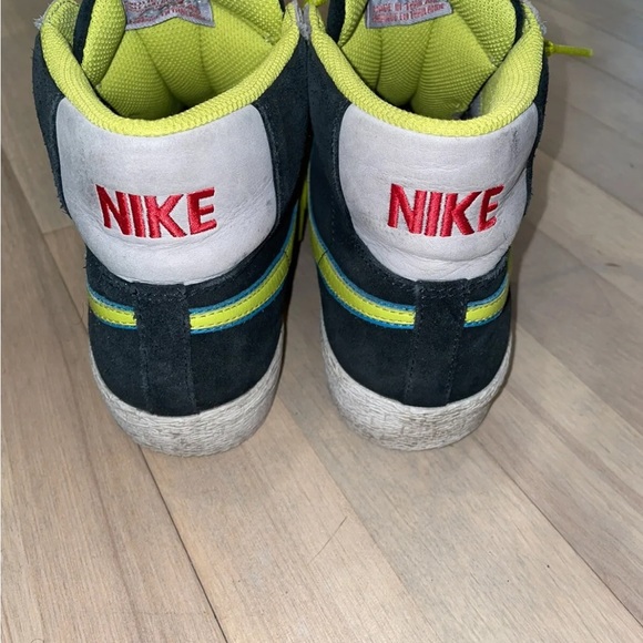 Nike Sb blazer high Ms. Pac-Man rare size 9 navy volt yellow